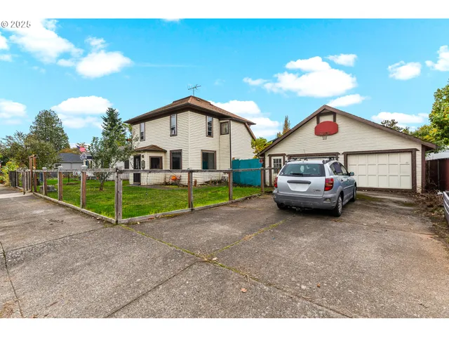 $299,000 | 2026 C Street, Washougal, WA 98671