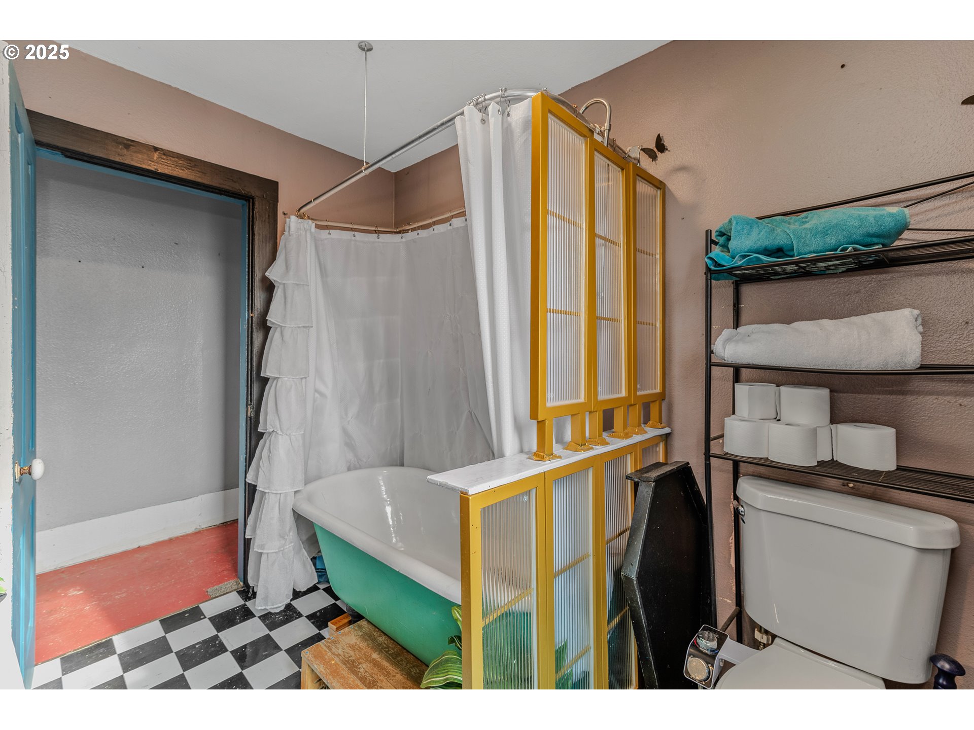 2026 C Street Washougal, WA 98671 - Photo 24 of 36 a view of entryway with a front door