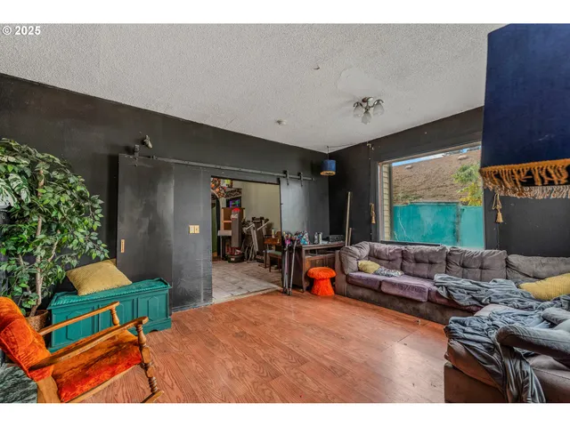 $299,000 | 2026 C Street, Washougal, WA 98671