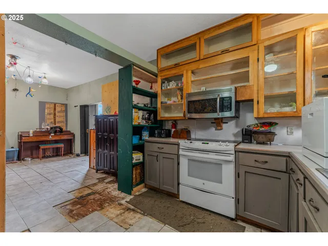 $299,000 | 2026 C Street, Washougal, WA 98671