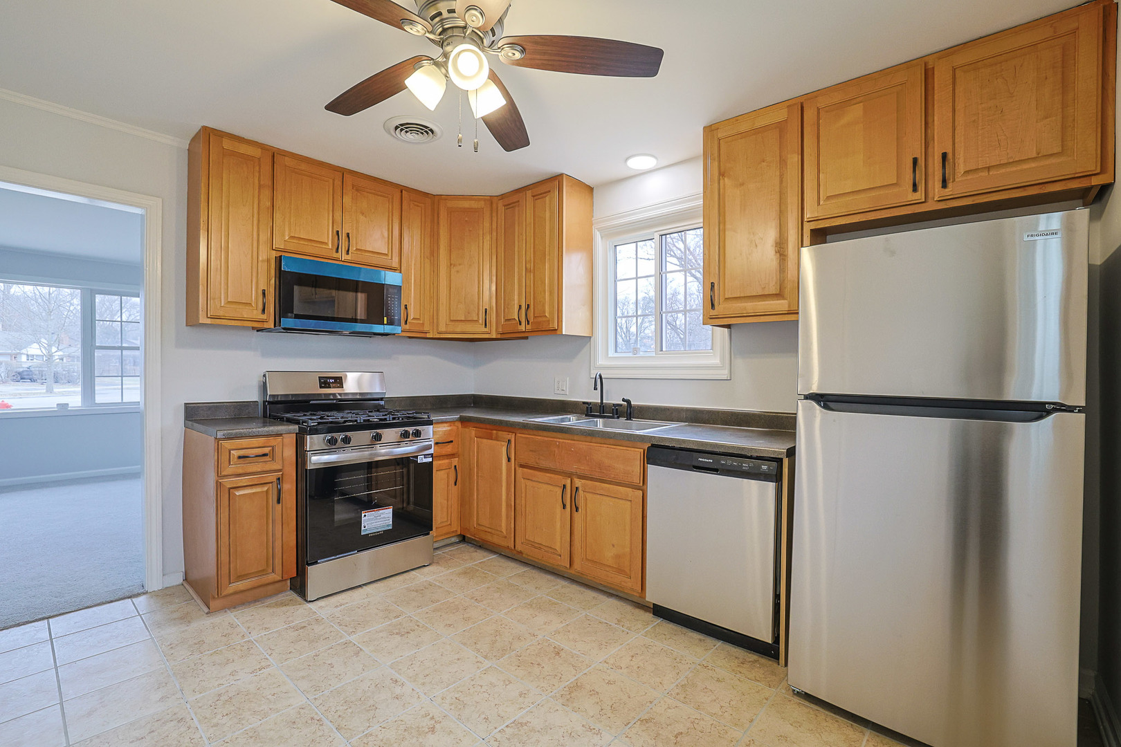 2524 Locust Road Homewood, IL 60430 - Photo 6 of 23 Gallery Image 6