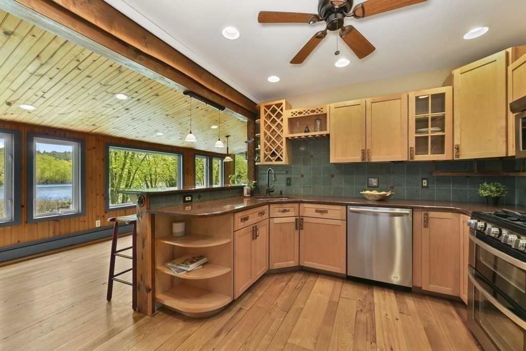 54 Riveredge Road North Billerica, MA 01862 - Photo 8 of 20 Gallery Image 8