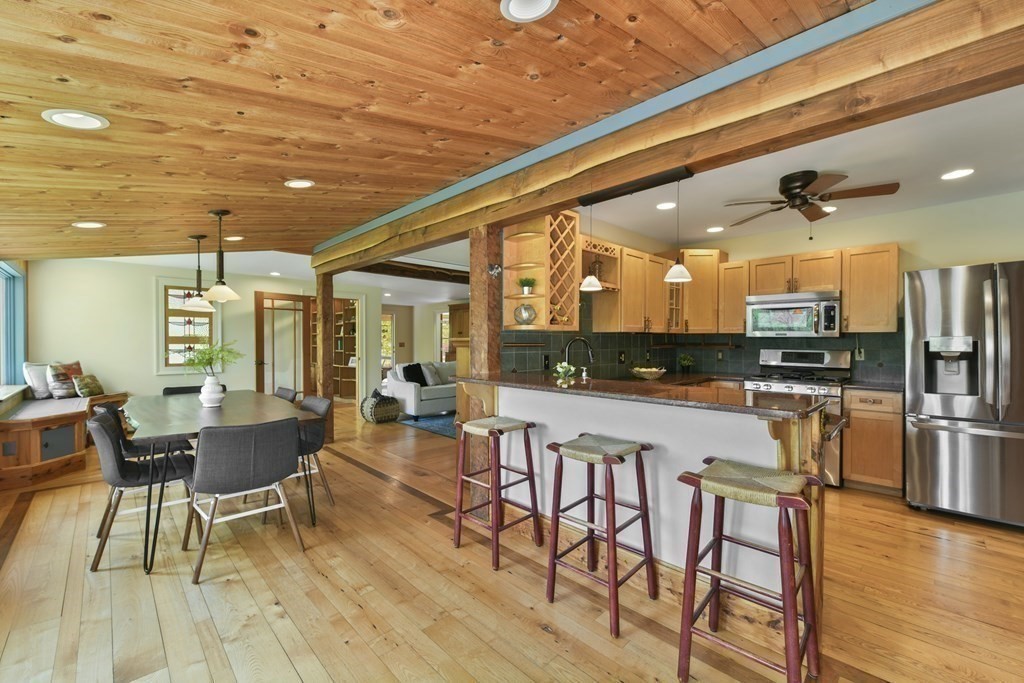 54 Riveredge Road North Billerica, MA 01862 - Photo 9 of 20 Gallery Image 9