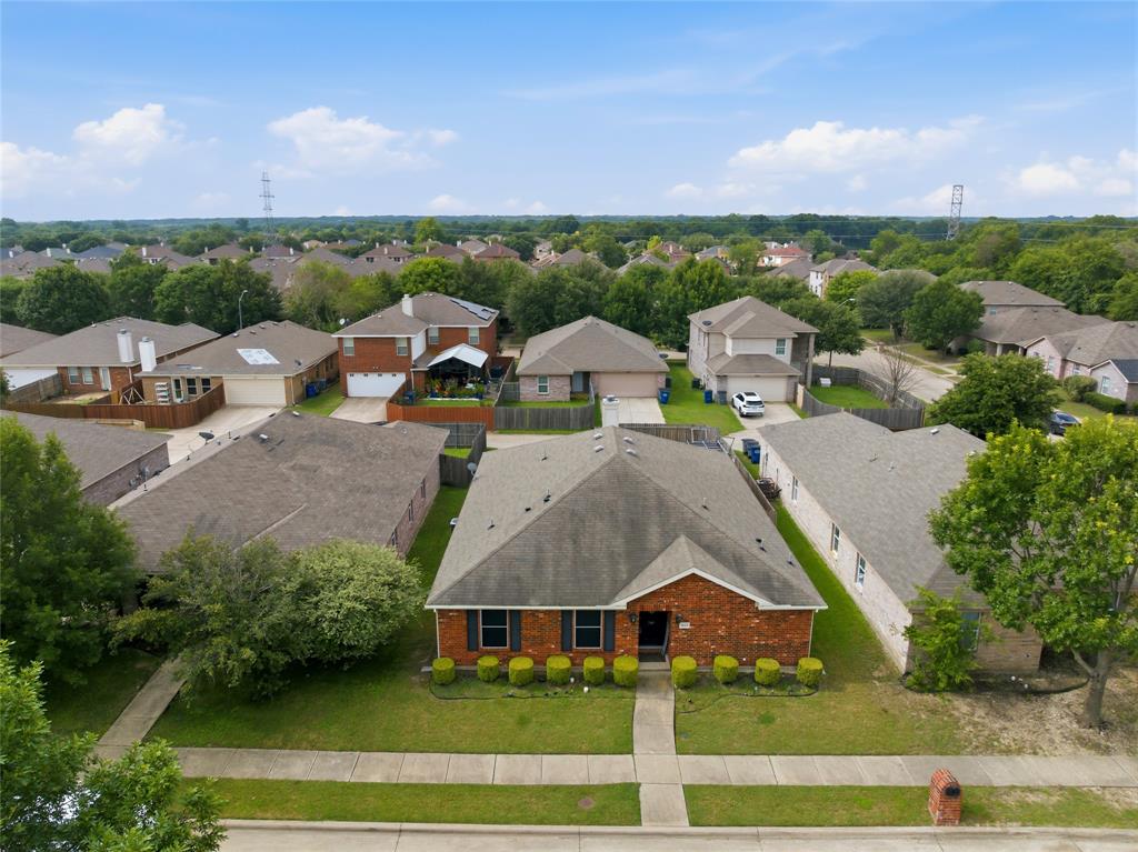 1936 Rosa Parks Boulevard Lancaster, TX 75146 - Photo 3 of 24