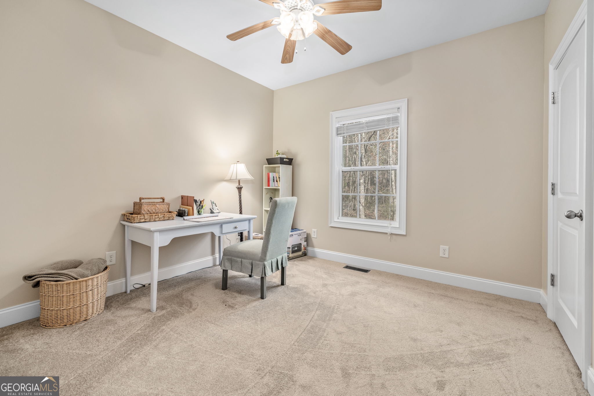 274 Hopes Circle Demorest, GA 30535 - Photo 23 of 53 a room with furniture and window