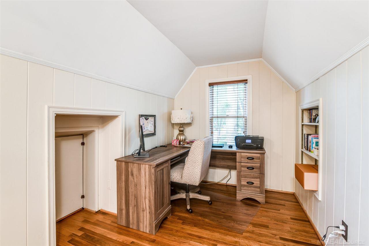 1684 Hawthorne Road Grosse Pointe Woods, MI 48236 - Photo 19 of 29