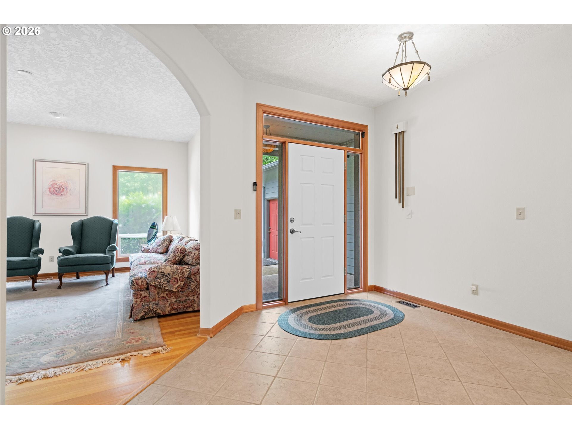 19209 South Ridge Road Oregon City, OR 97045 - Photo 5 of 45 Entrance/Foyer