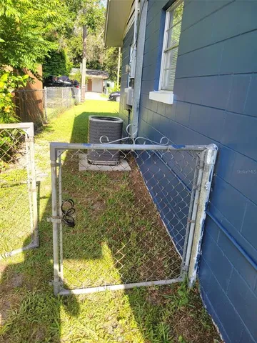 a view of an outdoor space