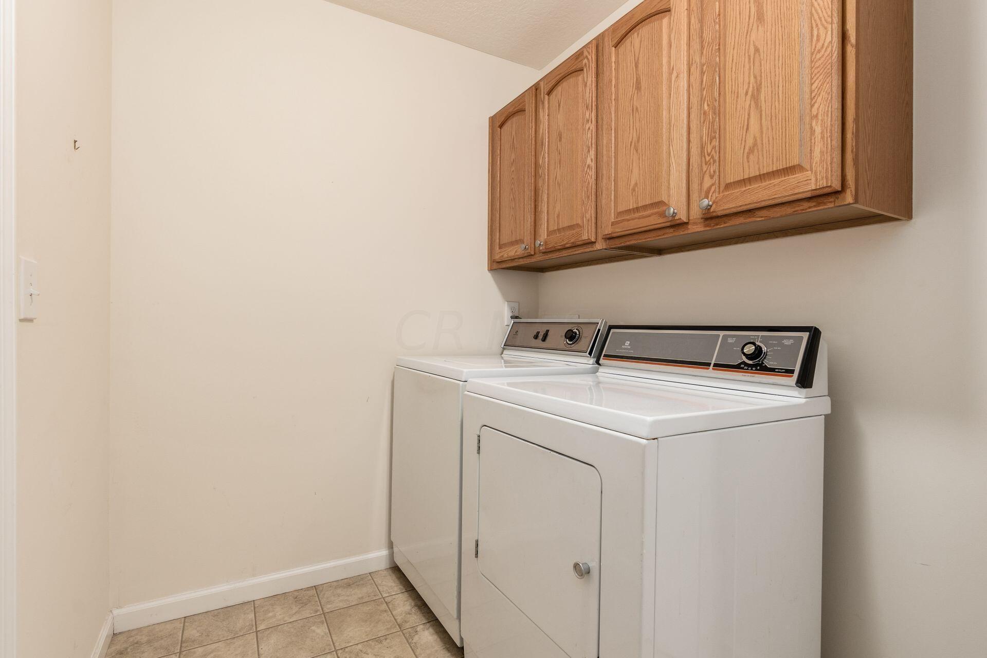 7965 Ravine Run Lane Columbus, OH 43235 - Photo 13 of 31 Laundry/Utility