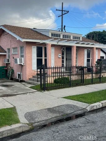 $879,000 | 1876 Myrtle Avenue, Long Beach, CA 90806