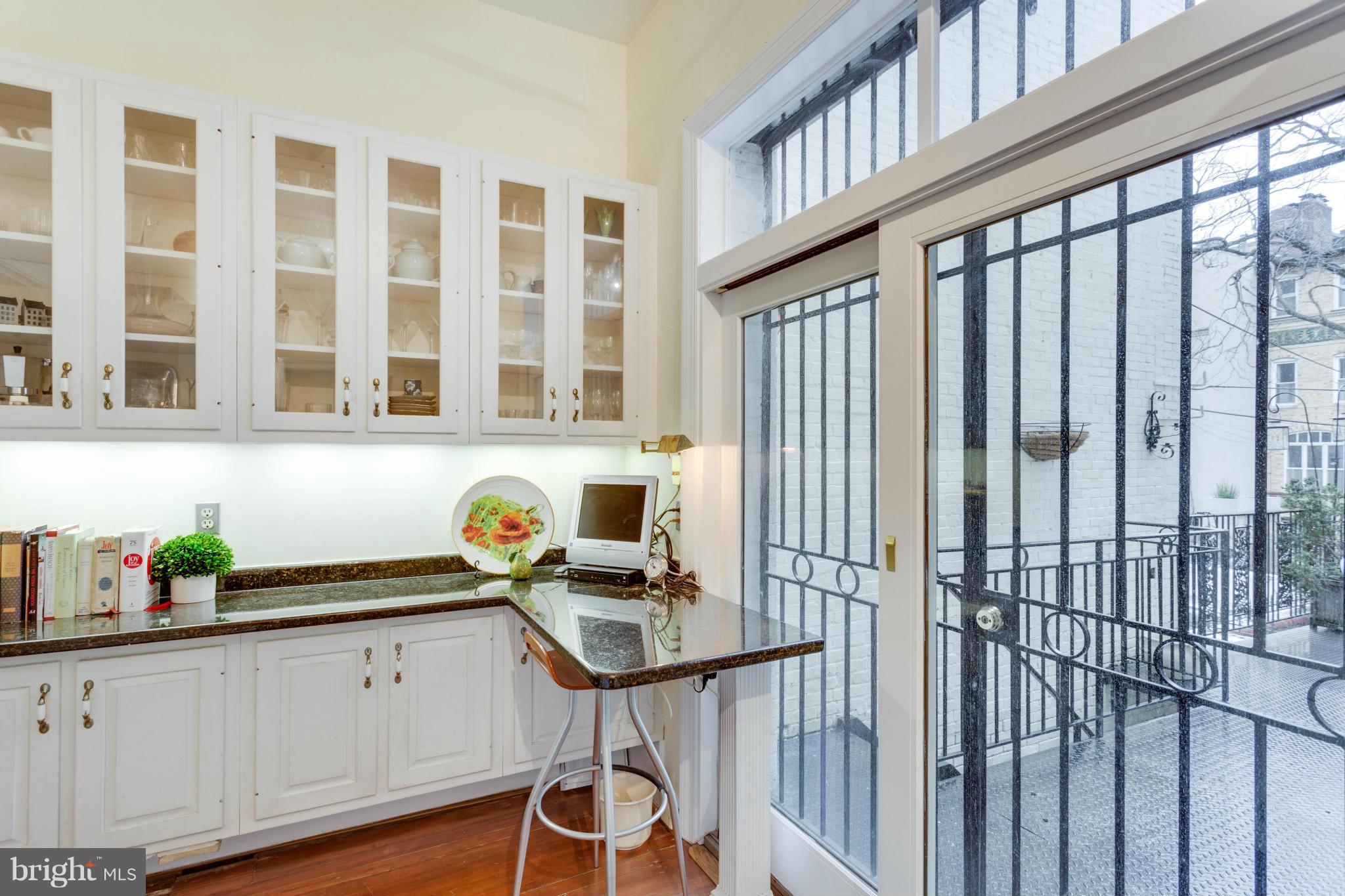 2031 Q Street Northwest, Unit 2 Washington, DC 20009 - Photo 10 of 16 Kitchen