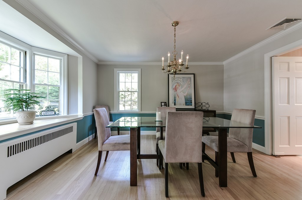 30 Thackeray Road Wellesley, MA 02481 - Photo 5 of 29