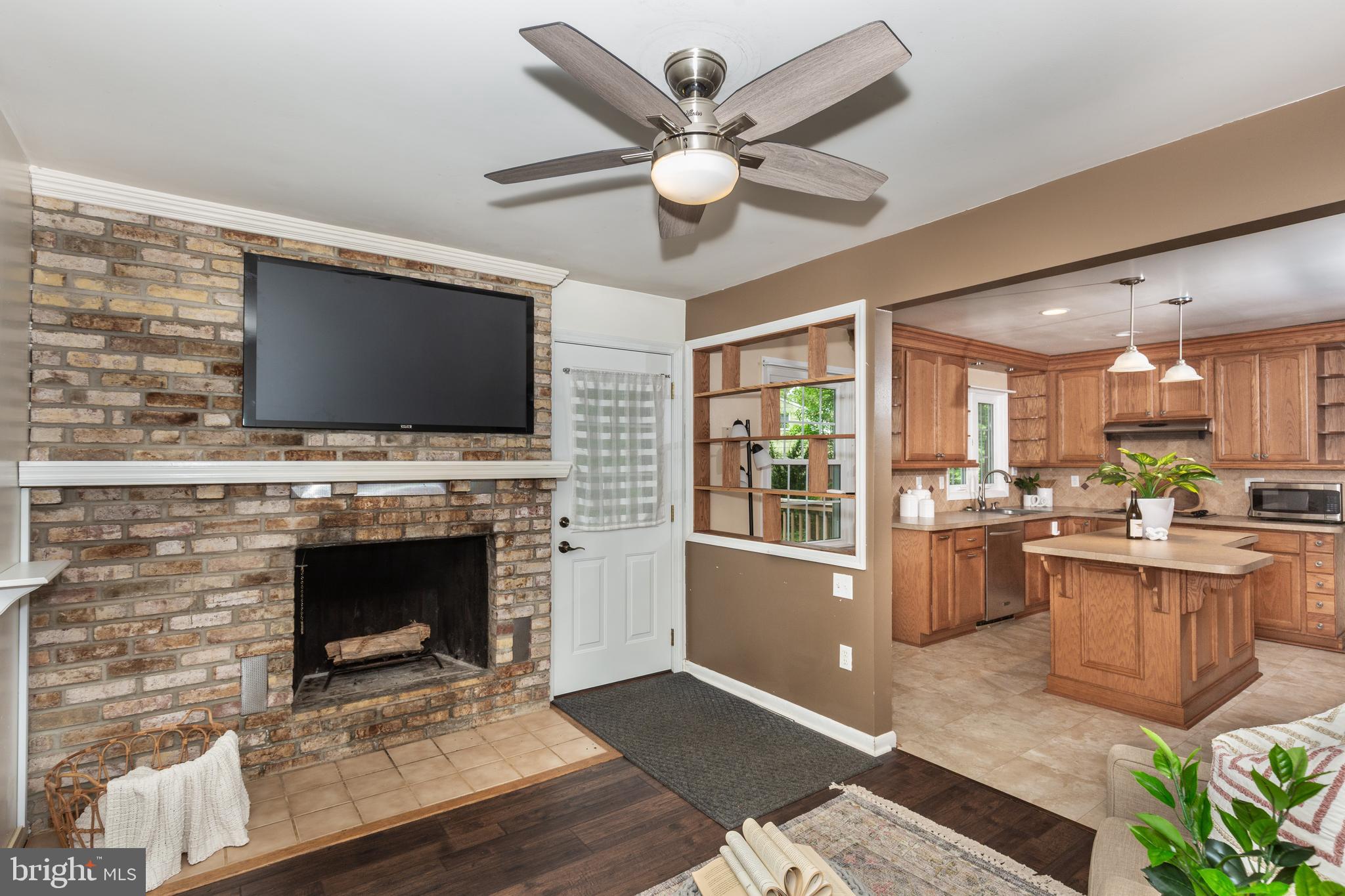 2711 Overview Road Hampstead, MD 21074 - Photo 21 of 65 Sitting Room/Family Room