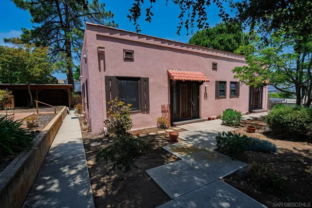 $3,700 | 145 South Grape Street, Escondido, CA 92025