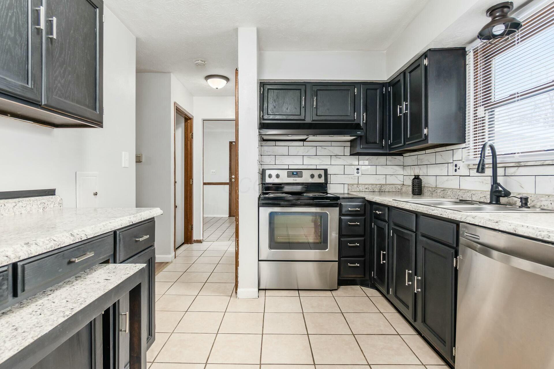 3020 Upton Road East Columbus, OH 43232 - Photo 14 of 47 kitchen