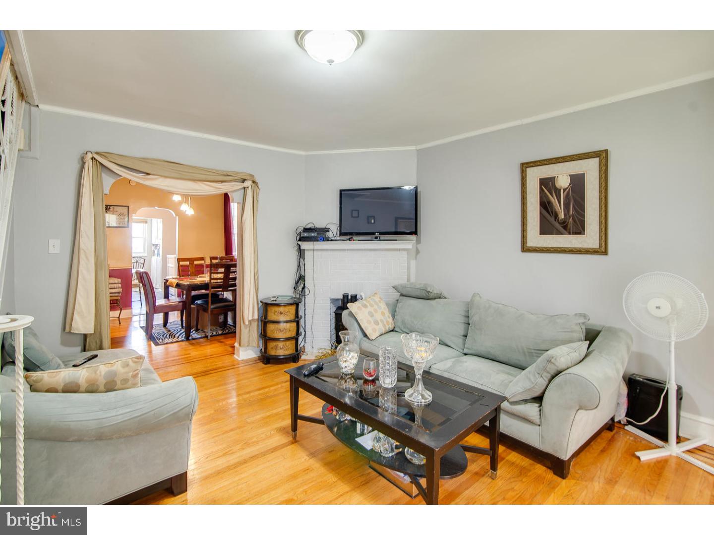 4207 Decatur Street Philadelphia, PA 19136 - Photo 3 of 18 Living Room