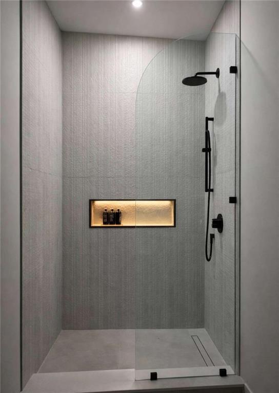 6275 Campbellton Road Southwest South Fulton, GA 30331 - Photo 6 of 9 a bathroom with a shower