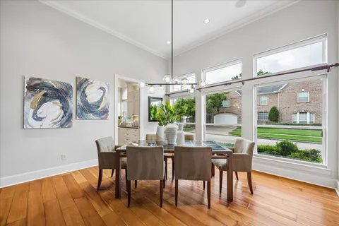$1,570,000 | 5211 Pocahontas Street, Bellaire, TX 77401
