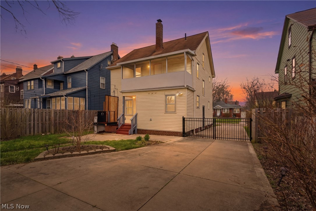 3577 Cedarbrook Road Cleveland, OH 44118 - Photo 2 of 50