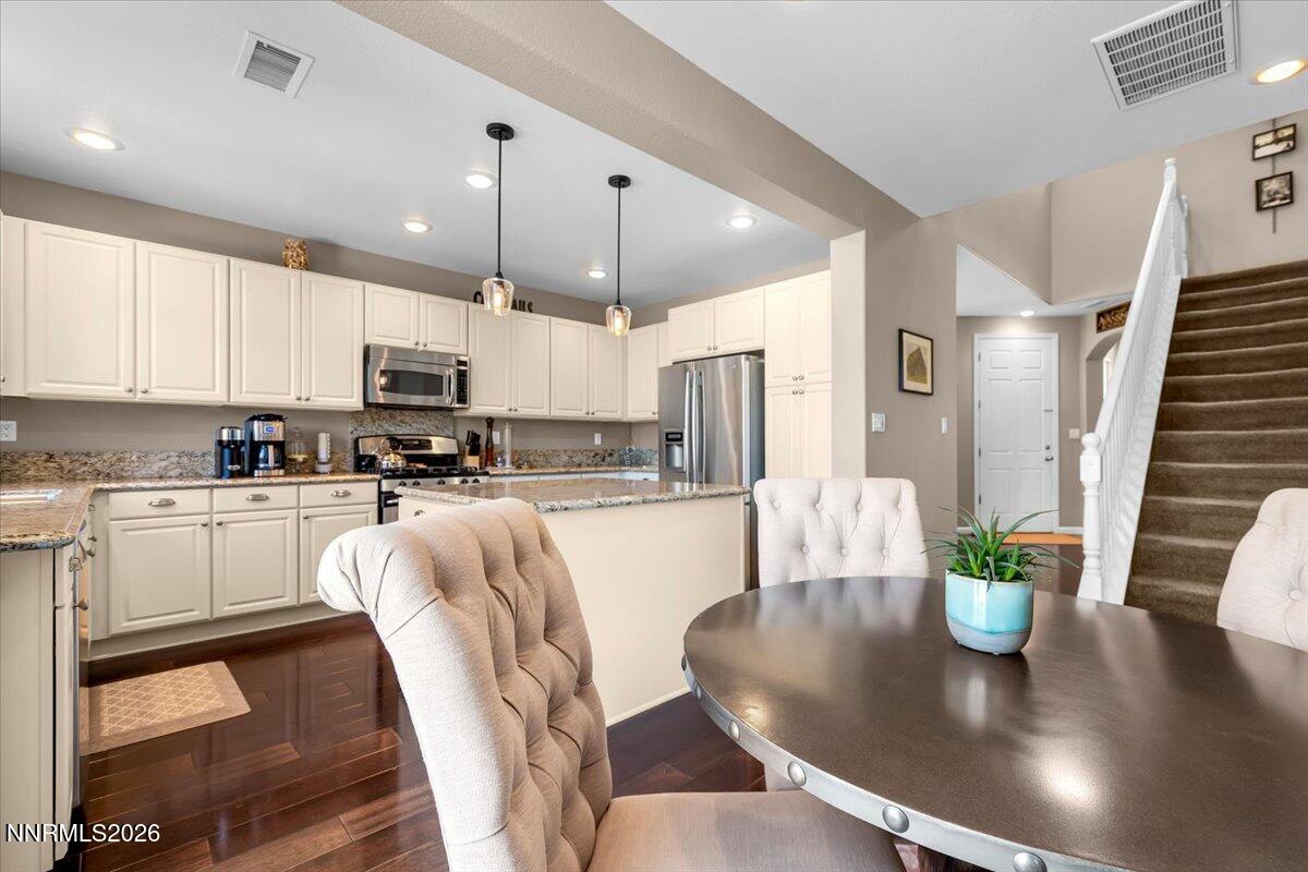 10749 Grayslake Drive Reno, NV 89521 - Photo 20 of 75 20-020