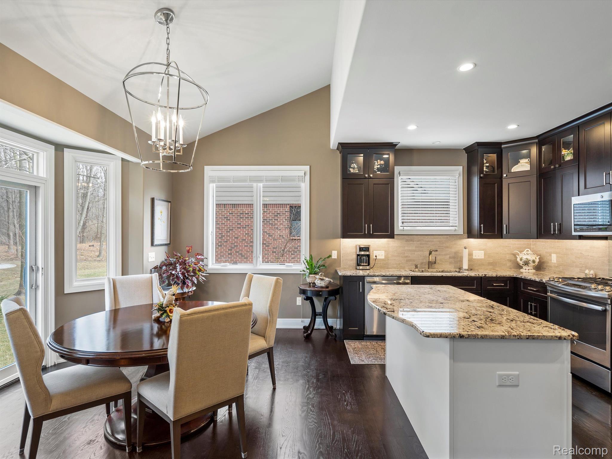 1199 Bloomer Road Rochester, MI 48307 - Photo 6 of 35 Gallery Image 6