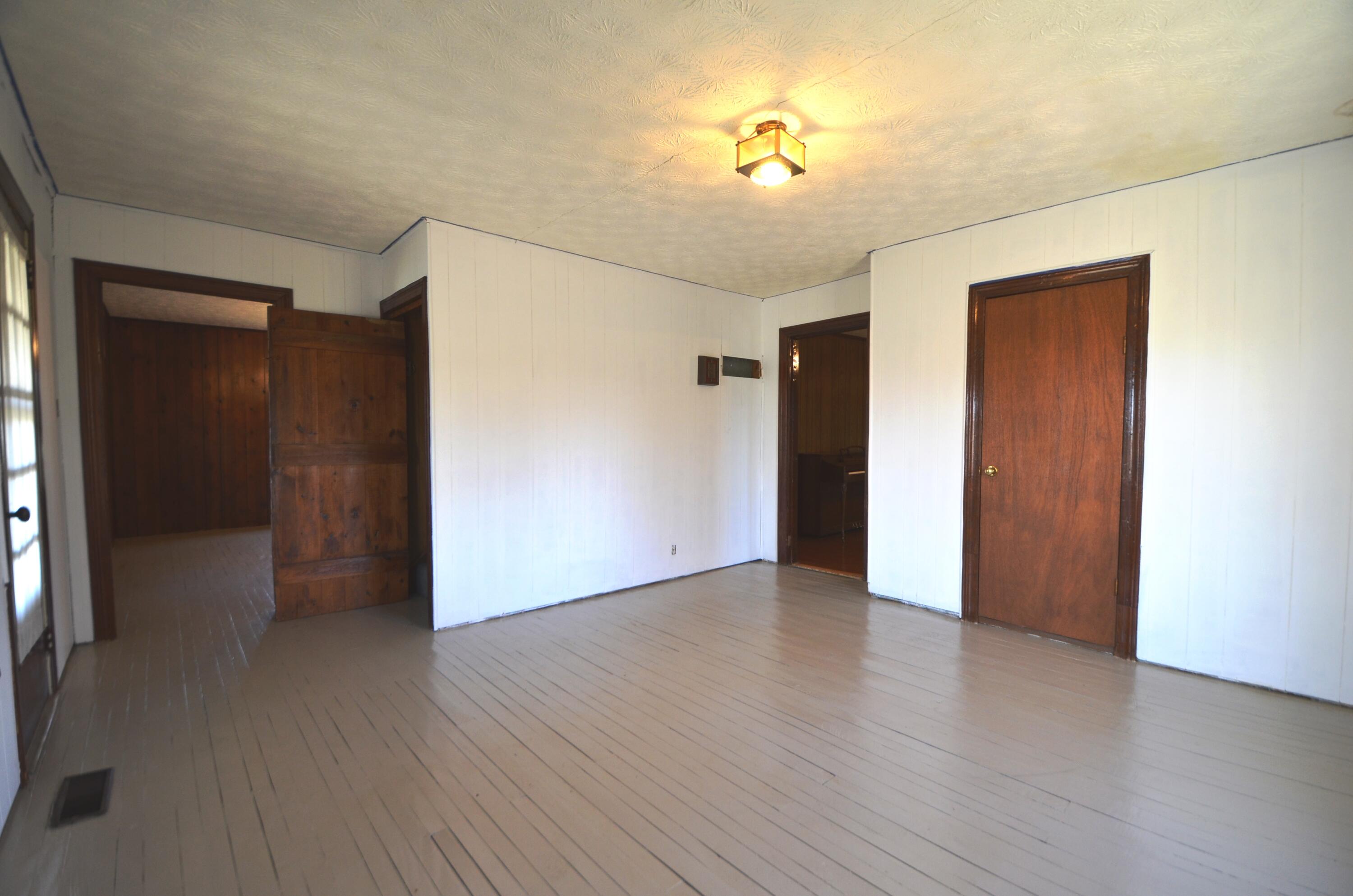 2065 Perryville Road Harrodsburg, KY 40330 - Photo 11 of 31 DSC_0284