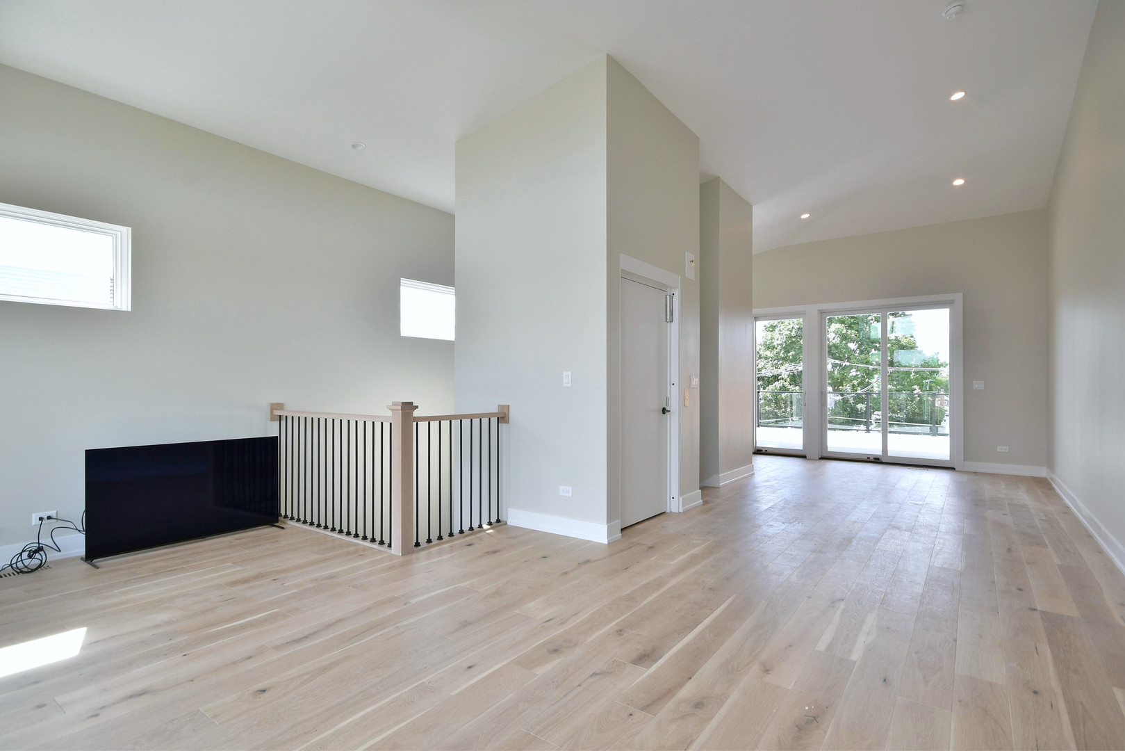 274 North Addison Avenue Elmhurst, IL 60126 - Photo 33 of 57 a view of a livingroom with wooden floor