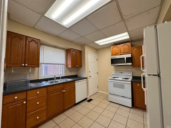$1,000 | 905 Lincoln Avenue, Unit B, Evansville, IN 47713