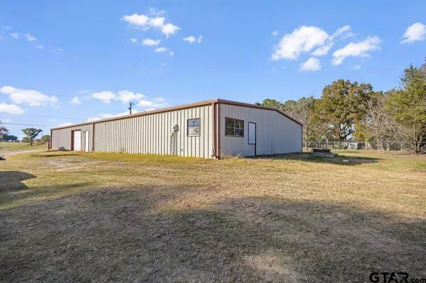 a view of a garage