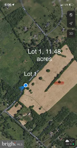 a view of a outdoor space with a street