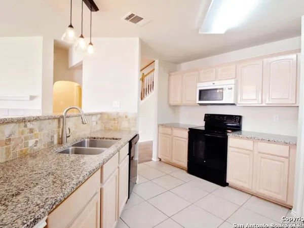 $2,250 | 7326 Tamburo Trail, San Antonio, TX 78266