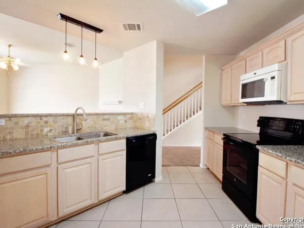 $2,250 | 7326 Tamburo Trail, San Antonio, TX 78266
