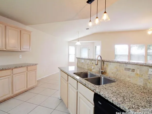 $2,250 | 7326 Tamburo Trail, San Antonio, TX 78266