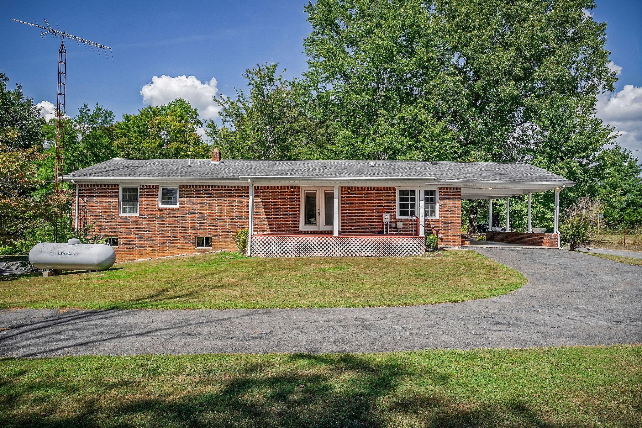 5036 Pendergrass Road Byrdstown, TN 38549 - Photo 33 of 38 a front view of a house with a garden
