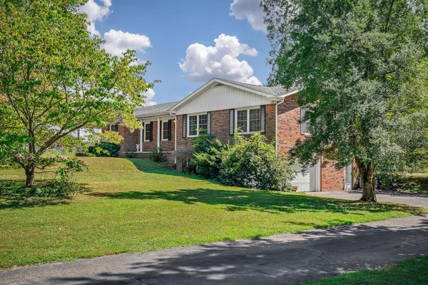 $389,900 | 5036 Pendergrass Road, Byrdstown, TN 38549