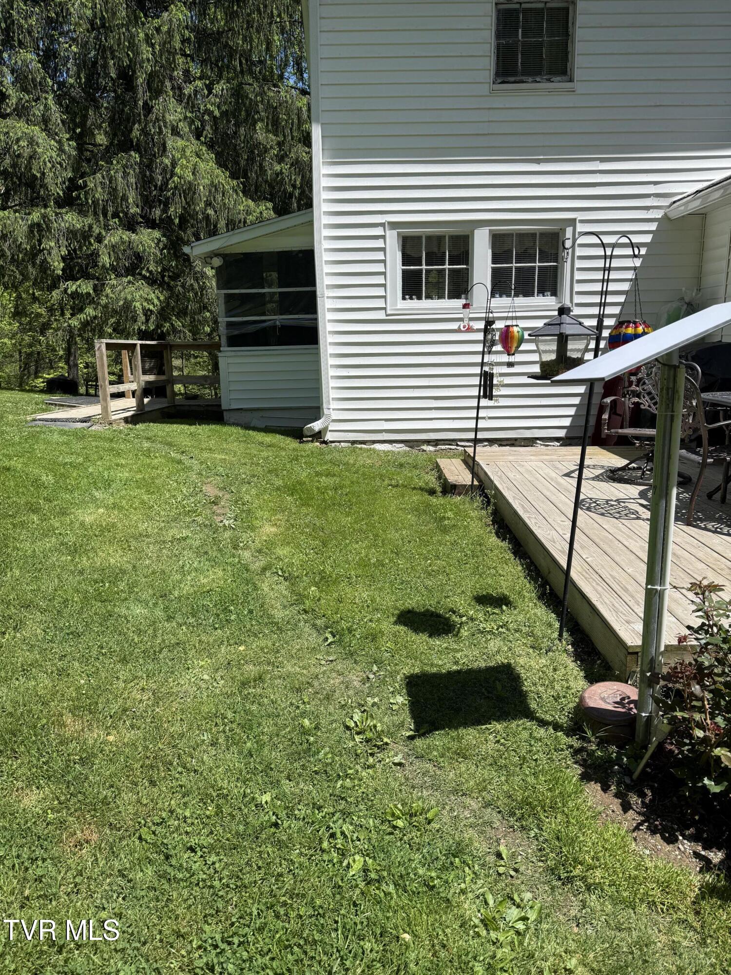 5912 Dunbar Road Appalachia, VA 24216 - Photo 2 of 27 Rear of House