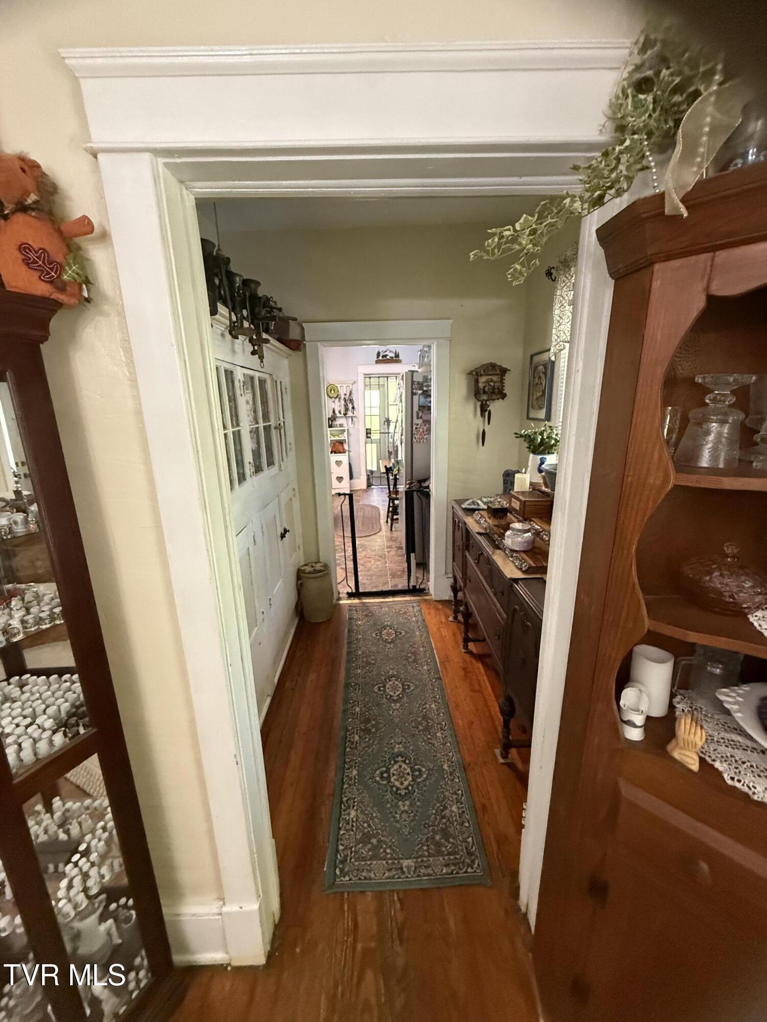5912 Dunbar Road Appalachia, VA 24216 - Photo 5 of 27 Hallway