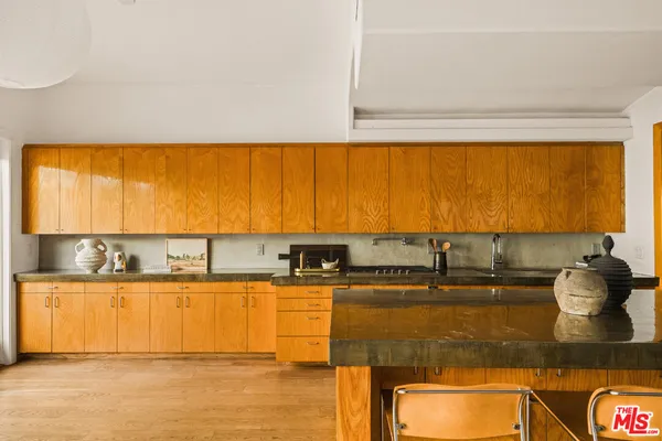 $2,250,000 | 120 Pacific Avenue, Venice, CA 90291