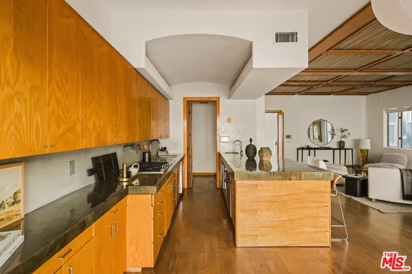 $2,250,000 | 120 Pacific Avenue, Venice, CA 90291