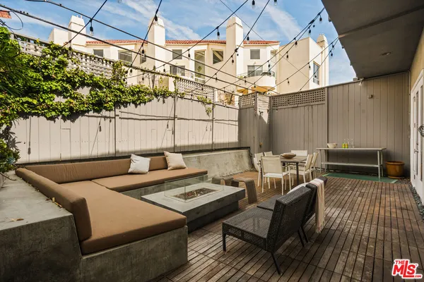 $2,250,000 | 120 Pacific Avenue, Venice, CA 90291