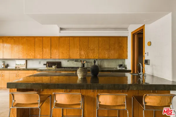 $2,250,000 | 120 Pacific Avenue, Venice, CA 90291