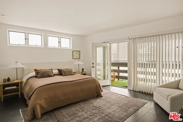 $2,250,000 | 120 Pacific Avenue, Venice, CA 90291