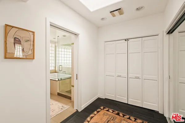 $2,250,000 | 120 Pacific Avenue, Venice, CA 90291