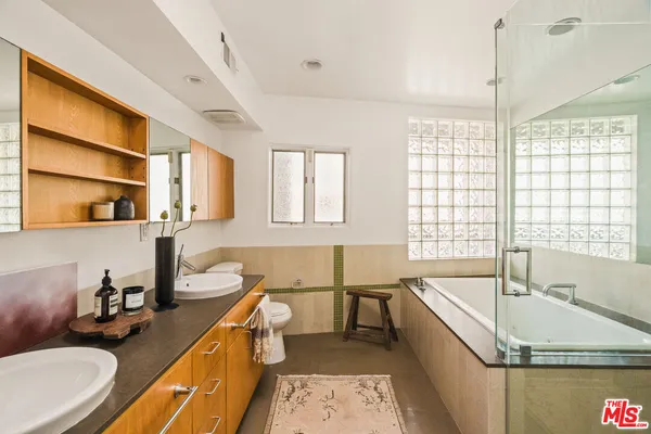 $2,250,000 | 120 Pacific Avenue, Venice, CA 90291