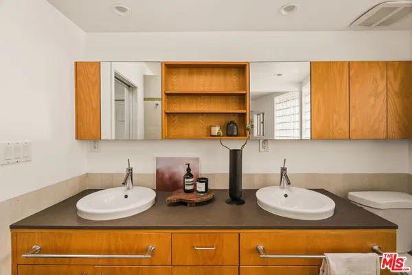 $2,250,000 | 120 Pacific Avenue, Venice, CA 90291