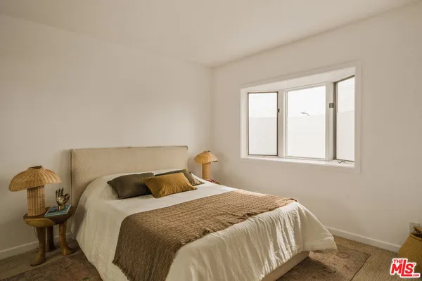 $2,250,000 | 120 Pacific Avenue, Venice, CA 90291