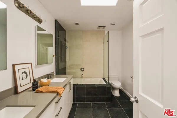 $2,250,000 | 120 Pacific Avenue, Venice, CA 90291