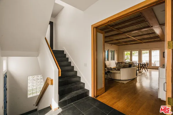 $2,250,000 | 120 Pacific Avenue, Venice, CA 90291