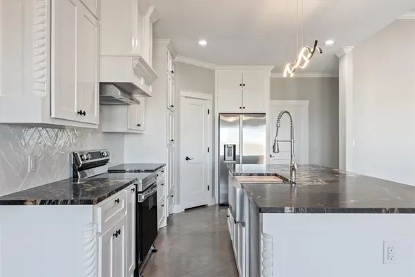 $699,900 | 324 Compton Road, Crawford, TX 76638