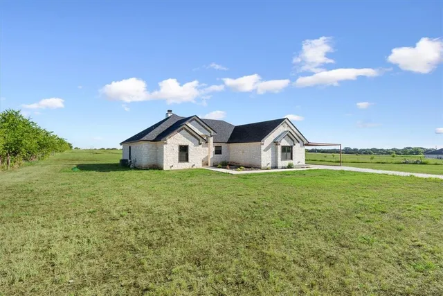 $699,900 | 324 Compton Road, Valley Mills, TX 76689